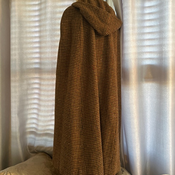 Rare Vintage Fabulous Wool Cape - Picture 4 of 7
